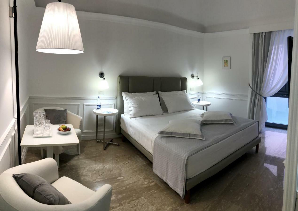 Piazza Posta Dimora Di Charme Hotel Прочида Екстериор снимка